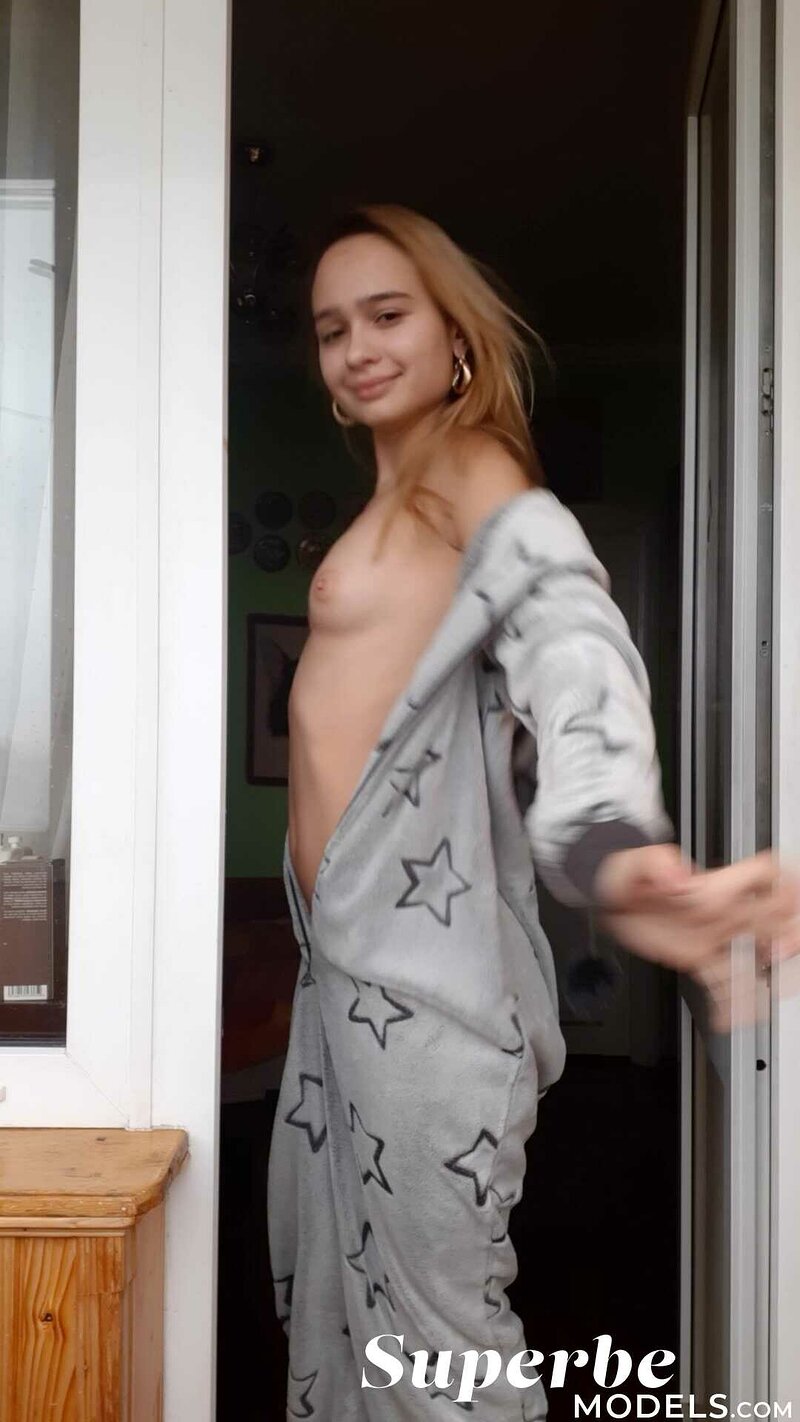 Алиса, 21
